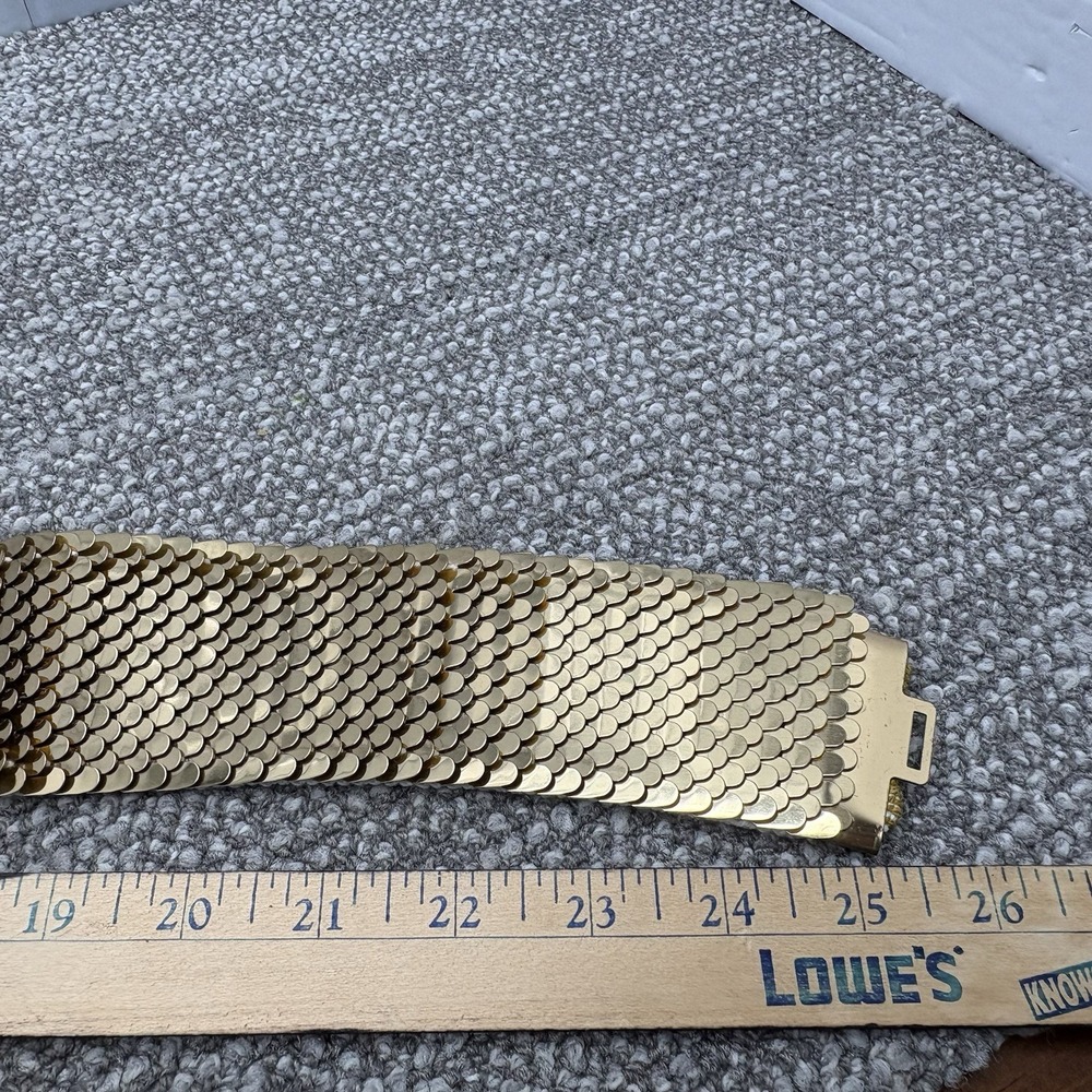 Women Belt Elastic Textured Large Golden Color Clasp Wide VTG Castle H18 - Picture 14 of 14